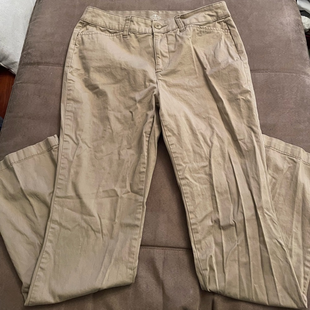 khaki pants